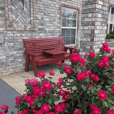 Dutton Inn ブランソン エクステリア 写真