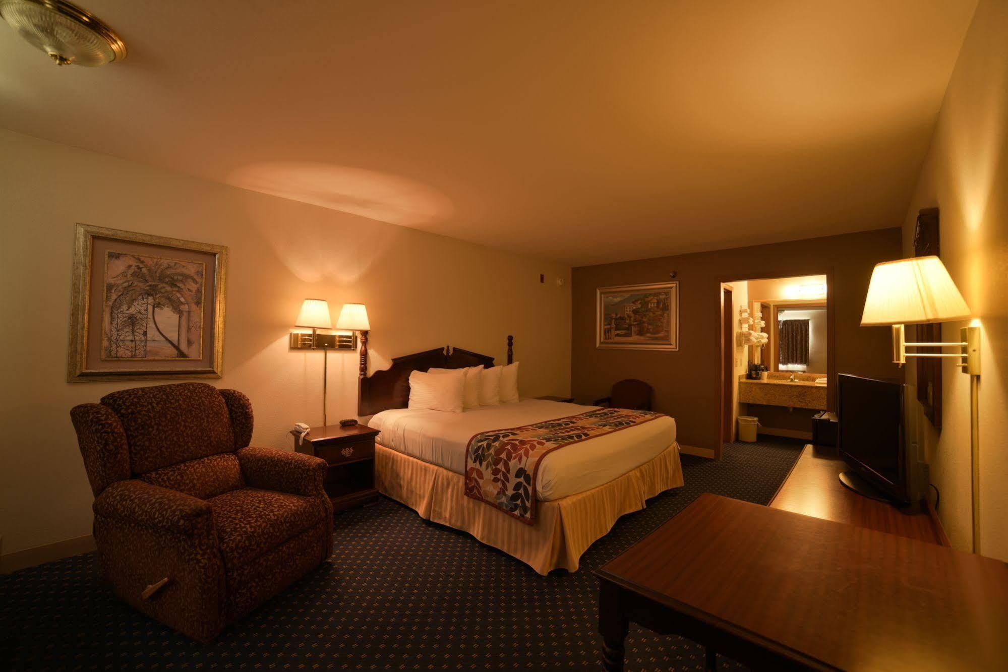 Dutton Inn ブランソン エクステリア 写真