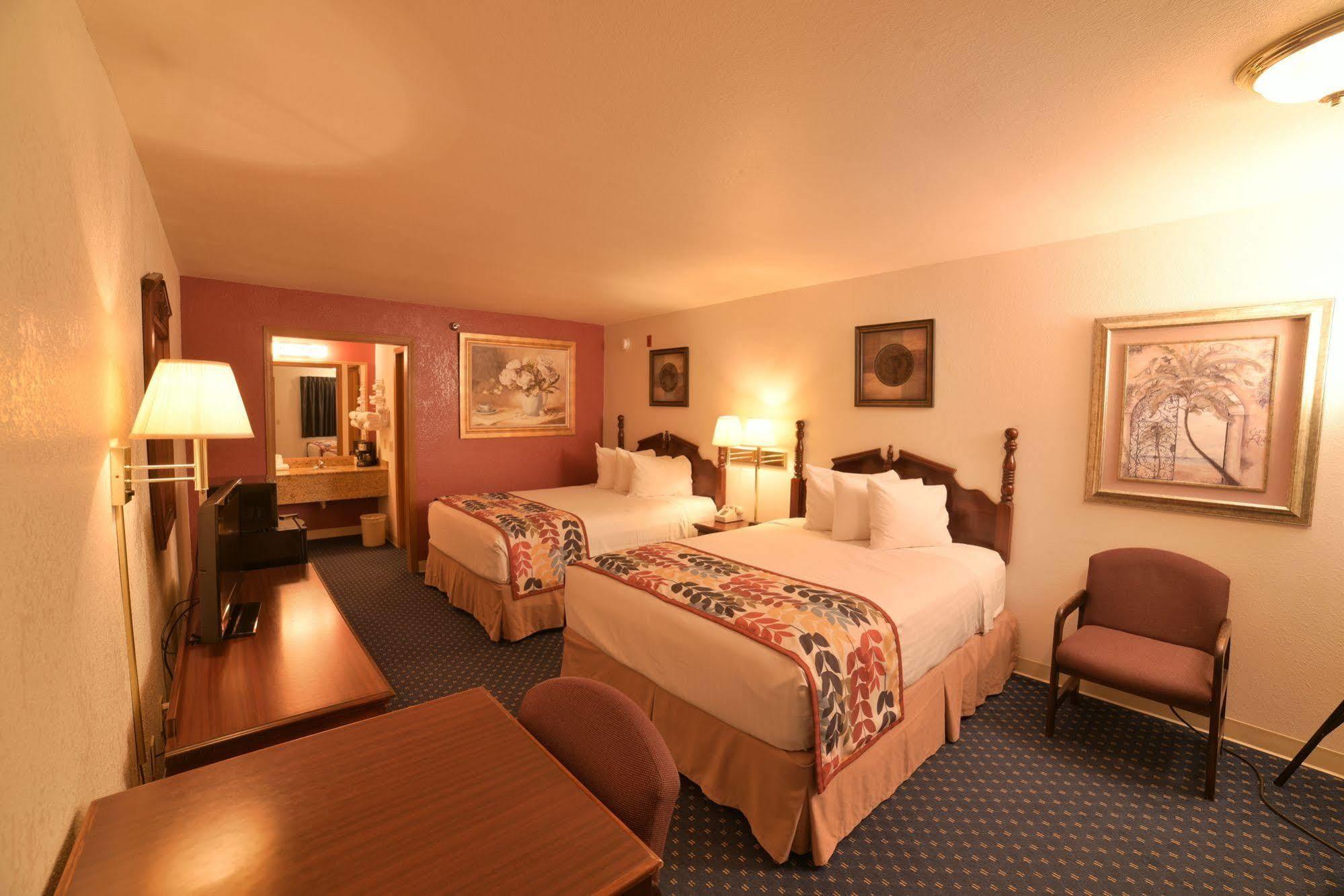 Dutton Inn ブランソン エクステリア 写真